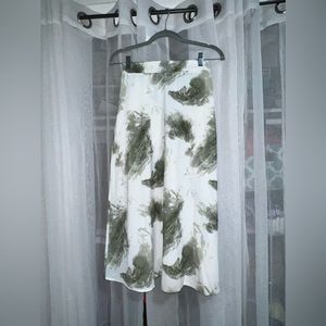 Green and white spot skirt